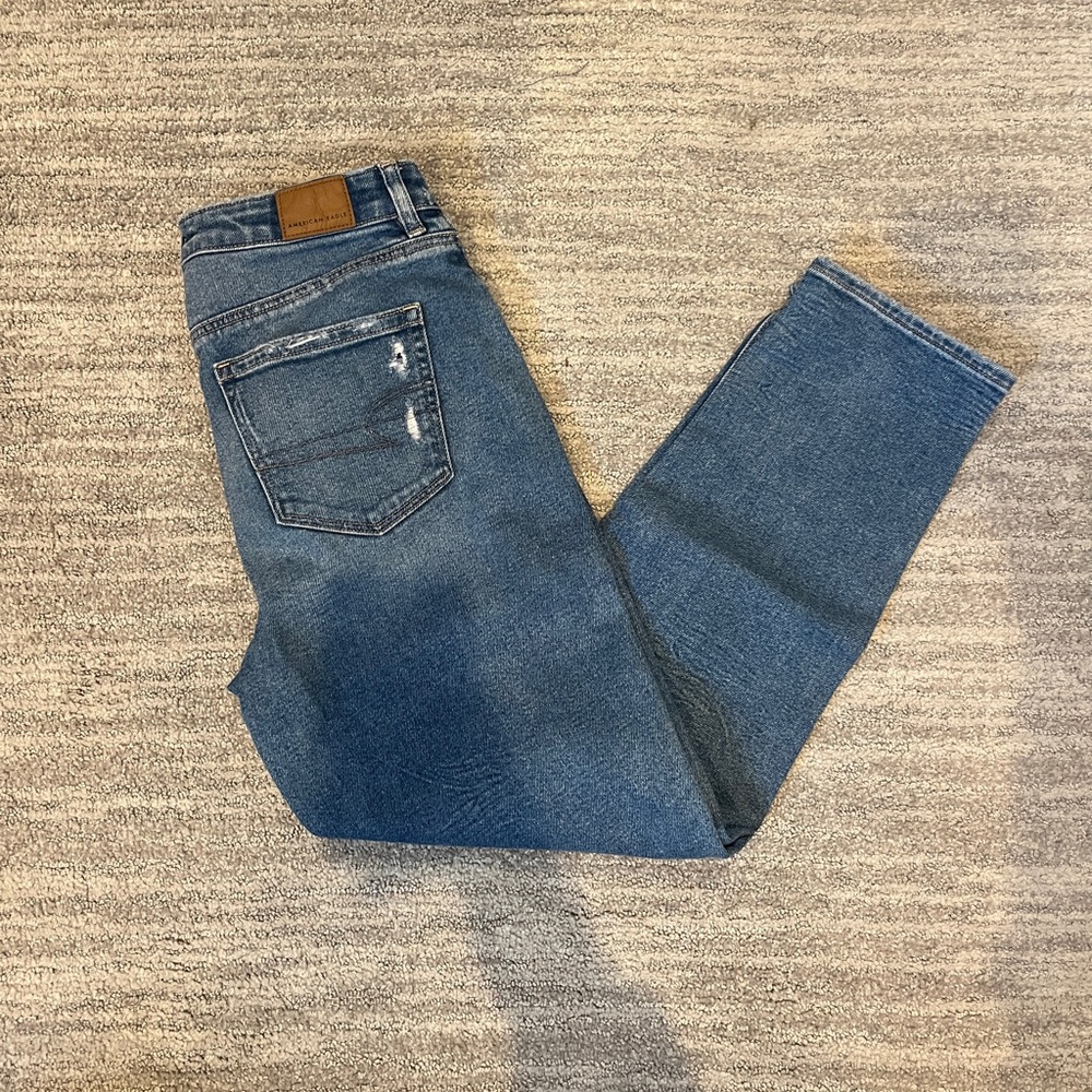 American Eagle Mom Straight Jeans